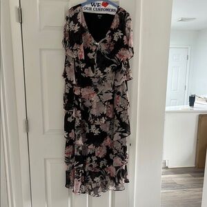 SLNY Black and Pink Flutter Sleeve Maxi Dress